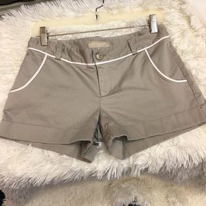 Banana Republic Cuffed shorts. Size2🌹